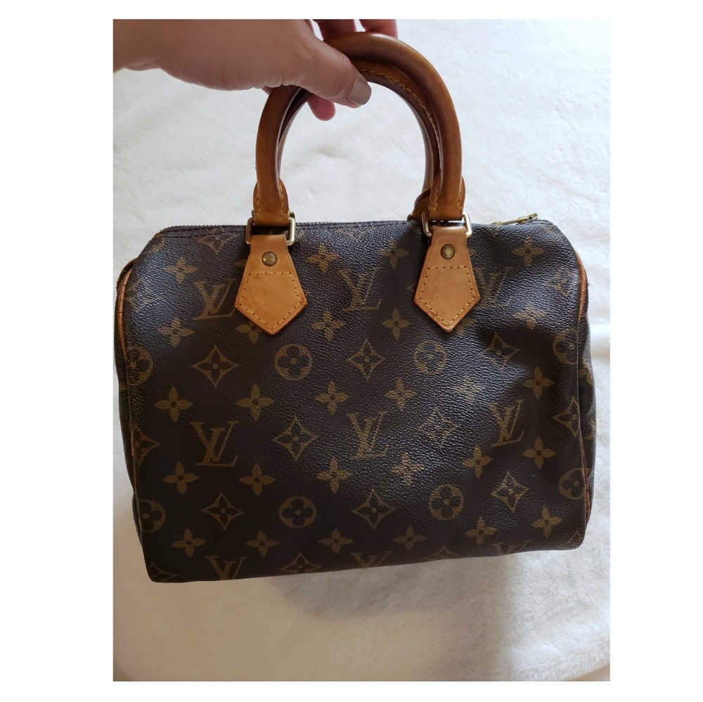 Authentic Louis Vuitton Speedy 25